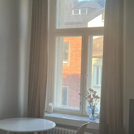 Elegant Studio Apartment In Down Town Helsinki Exterior photo